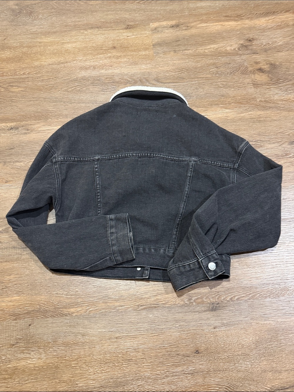 Pacsun Sherpa Collar Cropped Trucker Jacket Washed Black Denim - Picture 8 of 8